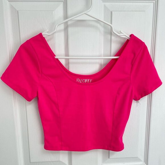 Decree Tops - DECREE Hot Pink Scoop Neck Short Sleeve Cropped Top Women’s Size S